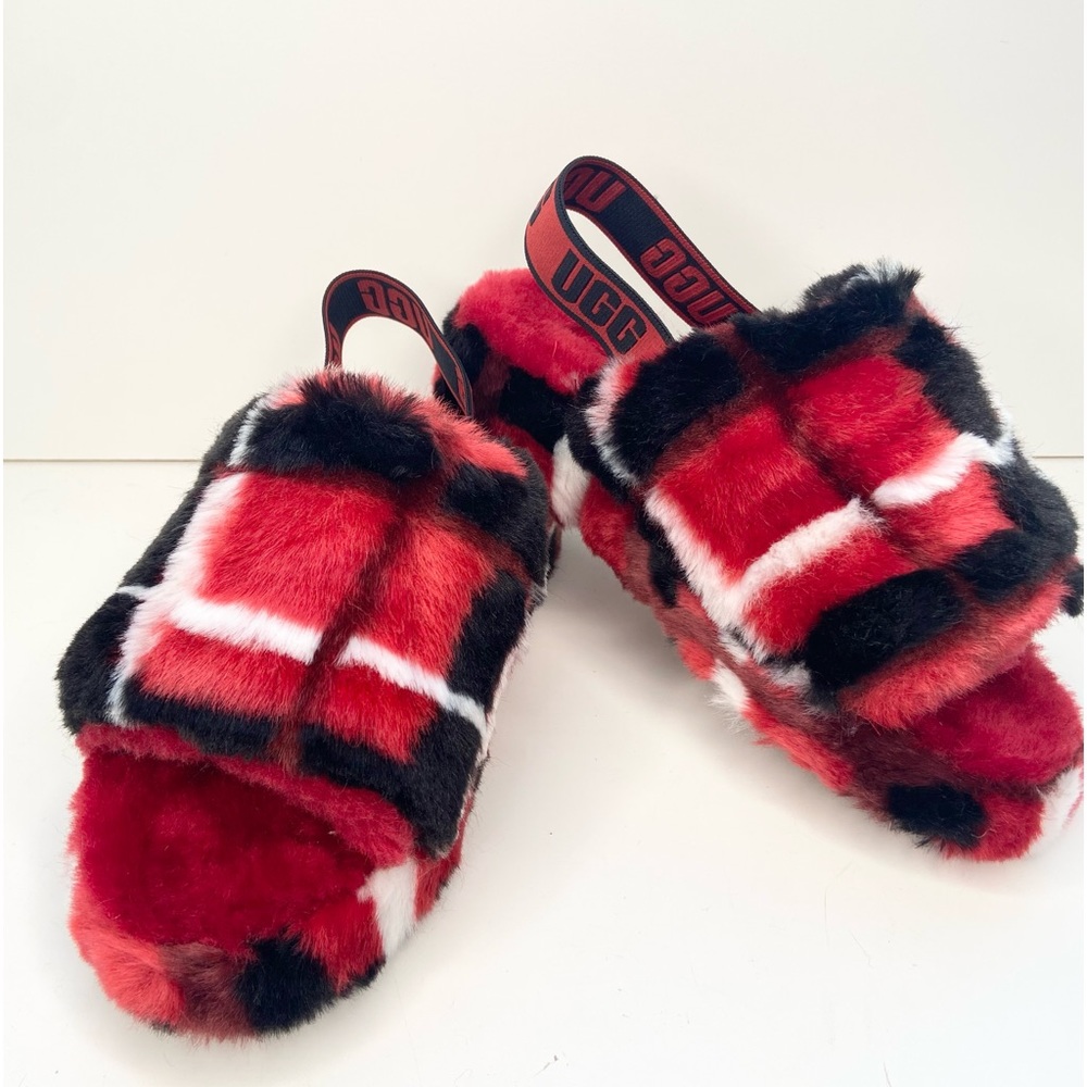 New with box UGG Fluff Yeah Side Plaid Punk Size 6